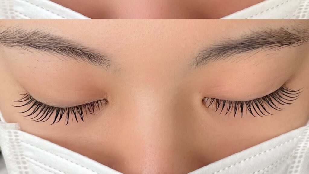 鴻巣のフラットラッシュ100本とアイシャンプーセット